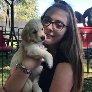 Meet your Posher, Emily